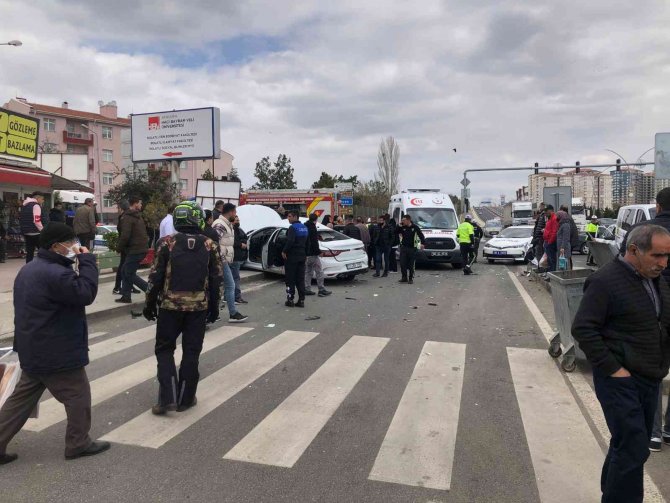 Ankara’da Tır İle Otomobil Çarpıştı: 4 Yaralı