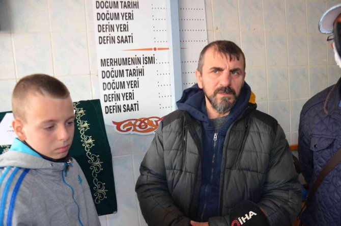 7 Yaşındaki Evlatlarını Trafik Kazası Sonucu Toprağa Veren Aile Adalet İstiyor