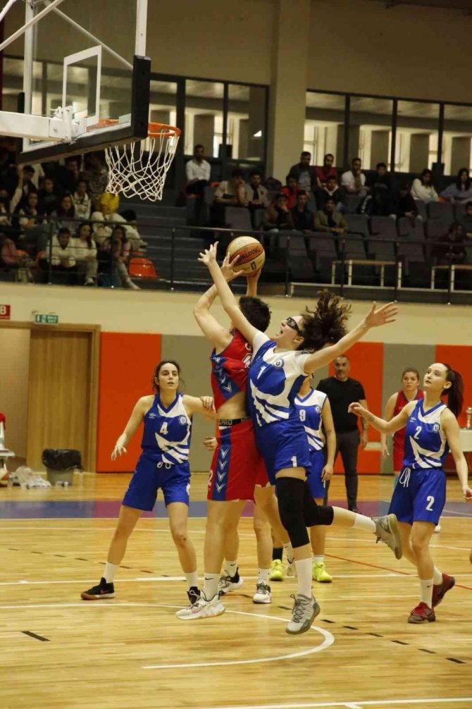 Adü Kadın Basketbol Takımı Süper Lig Elemelerine Katılmaya Hak Kazandı