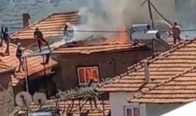 Aydın’da Çıkan Yangında Ev Kullanılamaz Hale Geldi