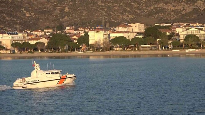 Vandallar Avşa’da Kırdı Döktü