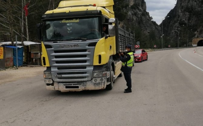 Burdur’da 12 Araç Sürücüsüne 8 Bin Tl Ceza