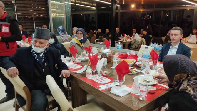 Burdur’da Şehit Yakınları Ve Gaziler İftarda Bir Araya Geldi