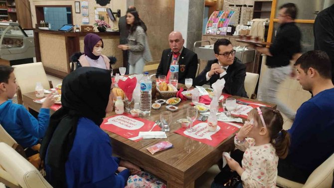 Burdur’da Şehit Yakınları Ve Gaziler İftarda Bir Araya Geldi
