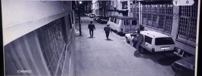 Sahurda Şok...3 Kişi Gelip Otomobilini Böyle Çaldılar