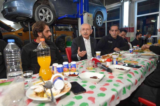 Chp Lideri Kılıçdaroğlu, Oto Sanayi Çalışanları İle İftar Yaptı