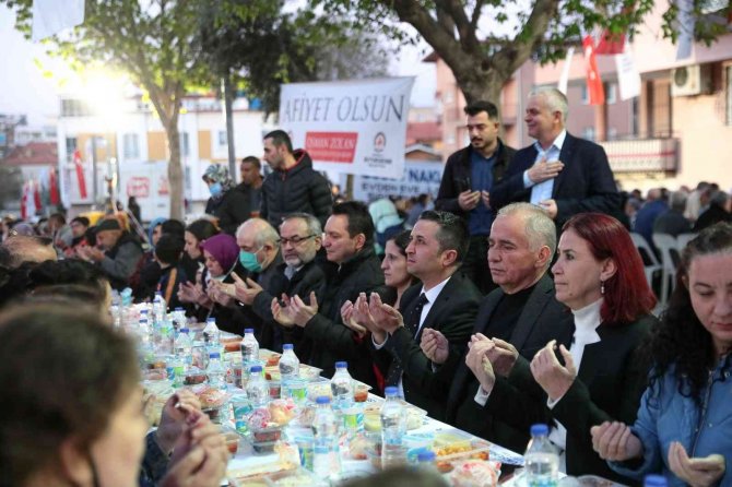 Denizli’de Binlerce Vatandaş İftar Sofrasında Buluşmaya Devam Ediyor