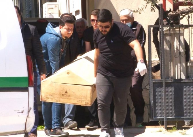 Sandalyeden Düşen Yaşlı Adam Öldü