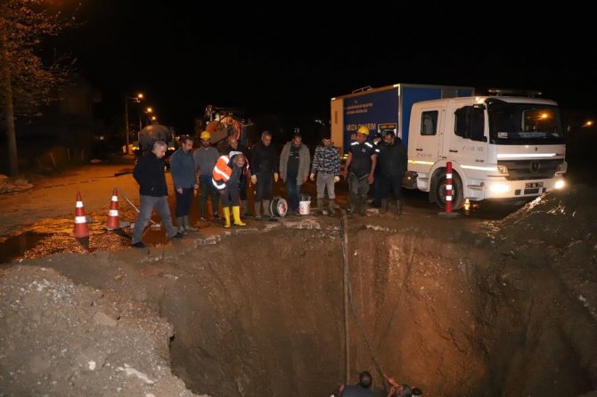 Di̇ski̇ Bismil’de İçme Suyu Borusundaki Arızayı Giderdi