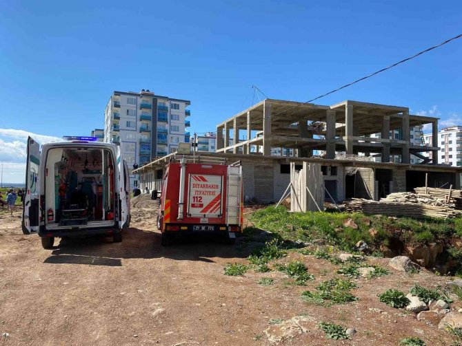 Diyarbakır’da Cami İnşaatının Kubbesi Çöktü: 5 Yaralı