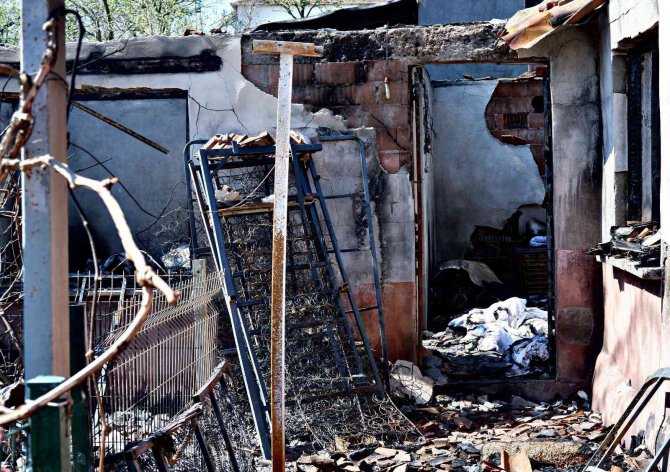Yangında Evi Ve Tüp Bebek Parası Kül Oldu