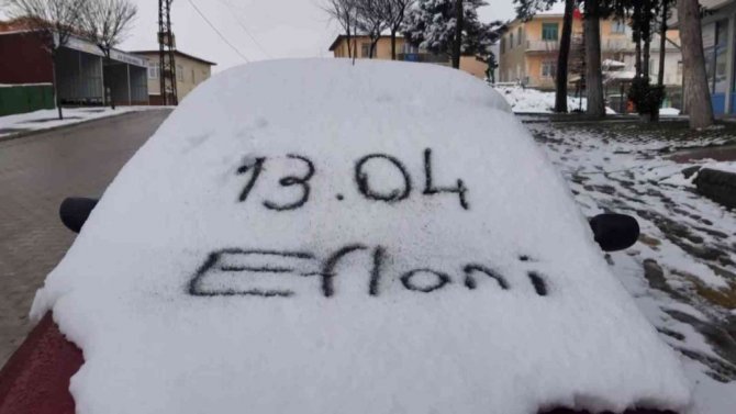 Nisan Ayında Eflani İlçesi Beyaz Örtüyle Kaplandı