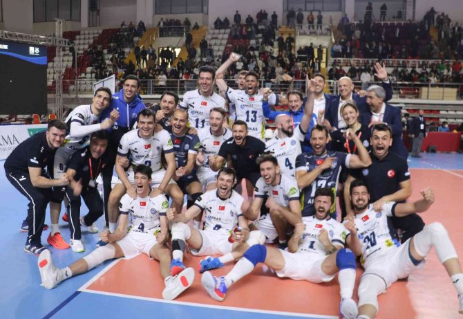 Kupa Voley’de Şampiyon Arkas Spor Oldu