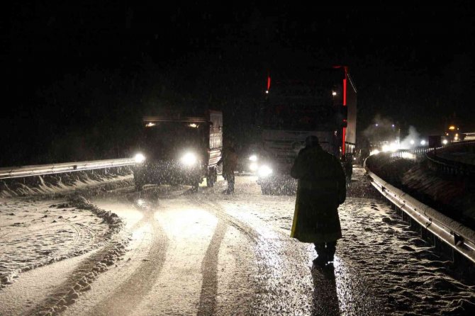 Kar Ve Tipi Ulaşımda Aksamalara Neden Oldu