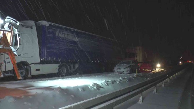 Biranda Yağdı, Onlarca Araç Yolda Kaldı
