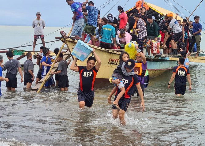 Filipinler’de Hayatını Kaybedenlerin Sayısı 56’ya Yükseldi