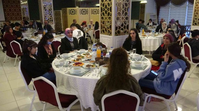 Hatay’da “Bir Lokma Bin Sofra” Temasıyla İftar Programı