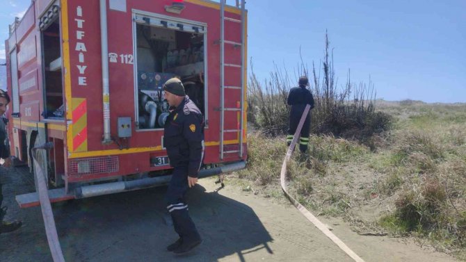 Hatay’da Sazlık Alanda Yangın