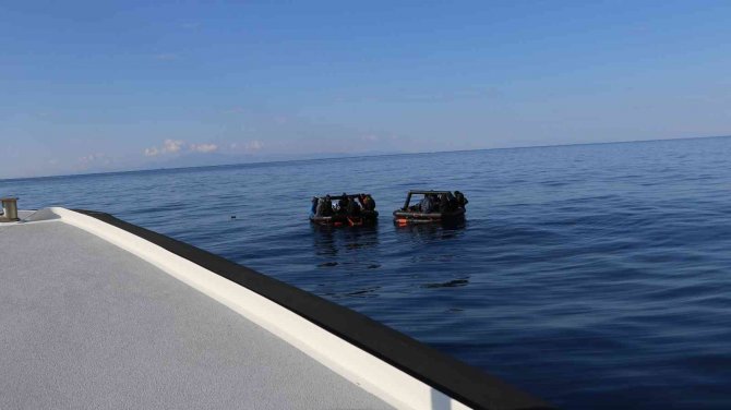 İ̇zmir Sularında Göçmen Hareketliliği: 174 Düzensiz Göçmen Karaya Çıkartıldı