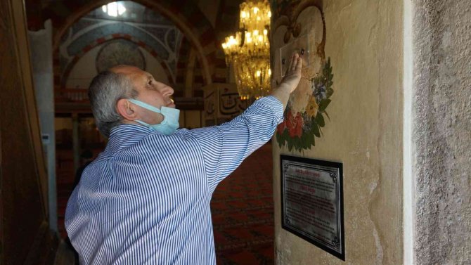 Rükn-ü Yemani Taşını Görmek İsteyenler Soluğu Eski Cami’de Alıyor