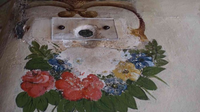 Rükn-ü Yemani Taşını Görmek İsteyenler Soluğu Eski Cami’de Alıyor