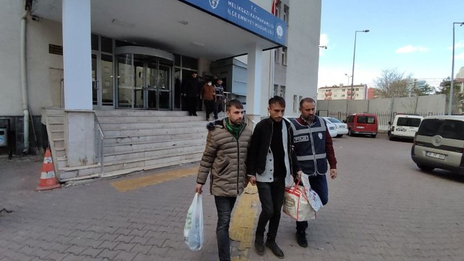 25 Yıl 9 Ay Kesinleşmiş Hapis Cezası Bulunan Hırsızlık Zanlısı Polisten Kaçamadı