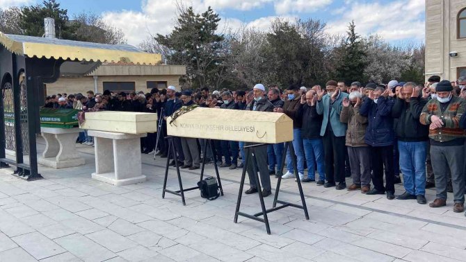 Sobadan Sızan Gazdan Zehirlenen Anne Ve Kızı Son Yolculuğuna Uğurlandı
