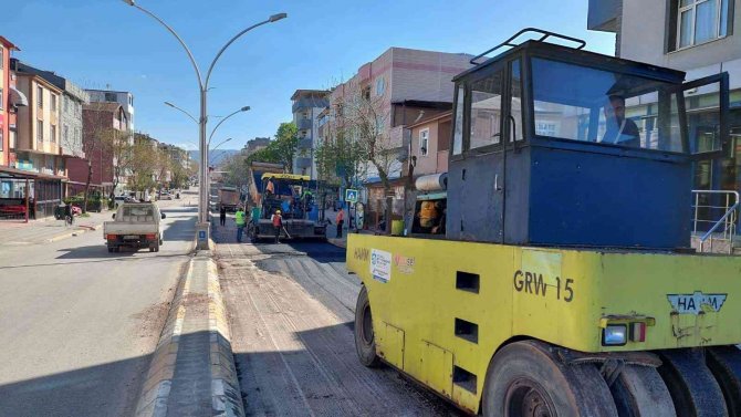 Akşemsettin Caddesi’ne Bin 130 Ton Asfalt Serildi
