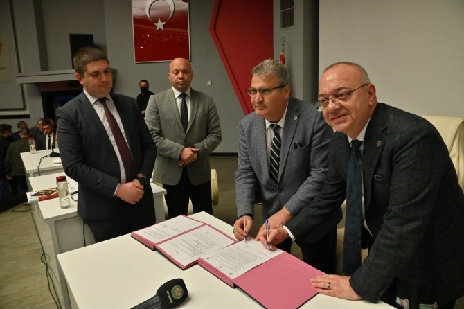 Büyükşehir Ve Yunusemre, İşbirliği Protokollerini İmzaladı