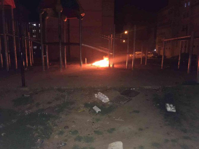 Mardin’de Çocuk Parkı Ateşe Verildi
