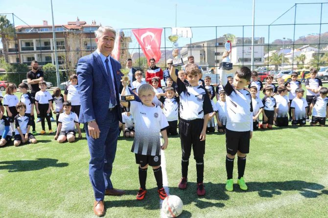 Marmaris’te Minik Futbolcular Spora Ara Vermedi