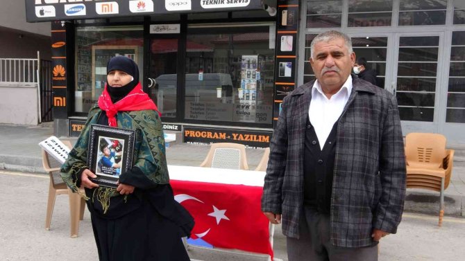 Muş’ta Annelerin Evlat Nöbeti Sürüyor