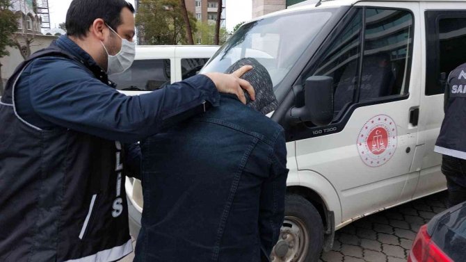 Motosiklet Üzerinde Uyuşturucuyla Yakalanan 2 Kişi Tutuklandı