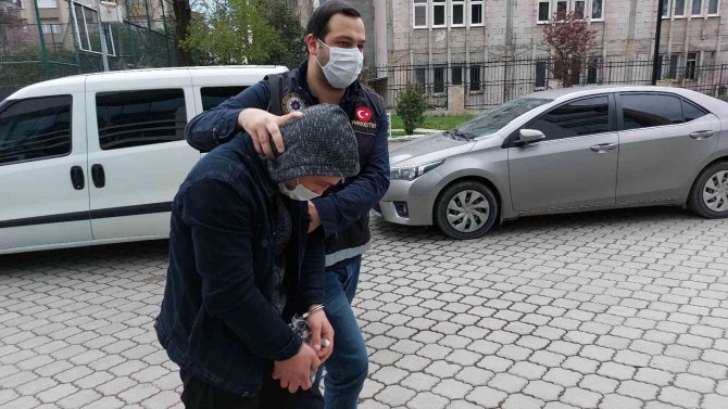 Motosiklet Üzerinde Uyuşturucuyla Yakalanan 2 Kişi Tutuklandı