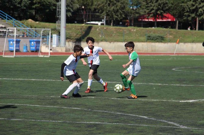 Minikler Ara Tatilde Futbola Doyacak
