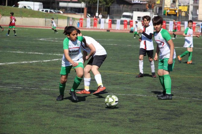 Minikler Ara Tatilde Futbola Doyacak