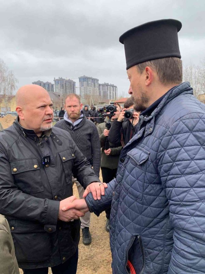 Ucm Başsavcısı Khan, Bucha’da İncelemelerde Bulundu