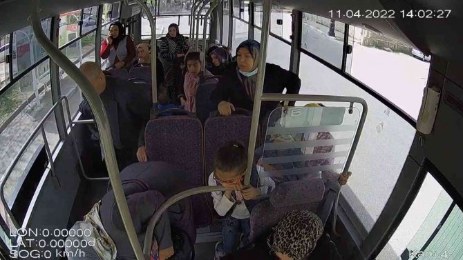 Siirt’te Kadın Otobüs Şoförü, Bayılan Yolcuyu Hastaneye Yetiştirdi