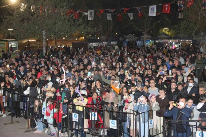 Diyarbakırlılar Gecesi Halaylarla Renklendi