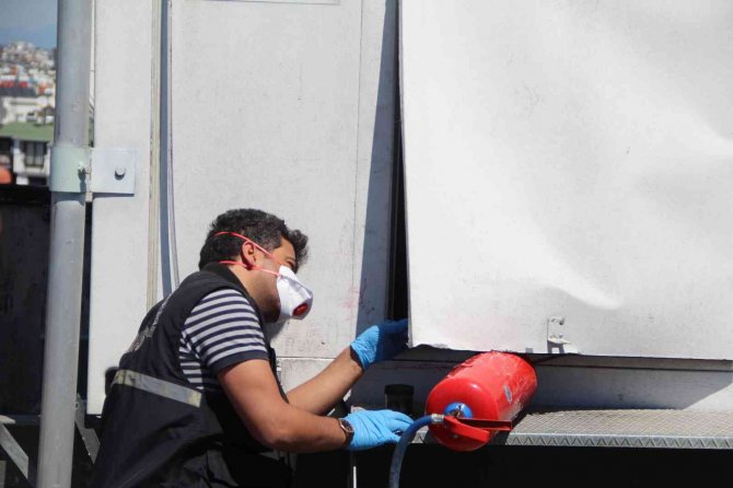6 Katlı Binanın Çatısındaki Baz İstasyonundan, 150 Kilo Ağırlığındaki 3 Aküyü Çaldılar