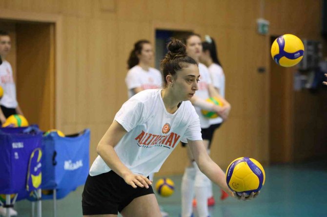 Eczacıbaşı Dynavit’in, Kupa Voley’de Rakibi Fenerbahçe