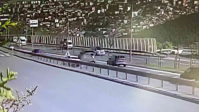 Beşiktaşlı Futbolcu Montero’nun Karıştığı Zincirleme Kaza Kamerada