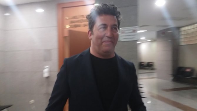 Muhabire Hakaret Ettiği İddia Edilen Emre Kınay’a 2 Yıla Kadar Hapis Talebi