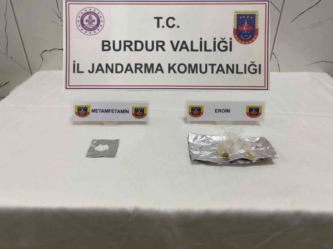 Burdur’da Şüpheli İki Araçta Uyuşturucu Madde Ele Geçiridi
