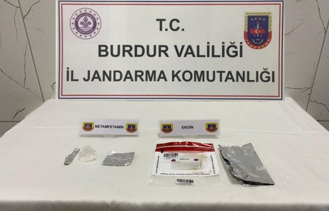 Burdur’da Şüpheli İki Araçta Uyuşturucu Madde Ele Geçiridi