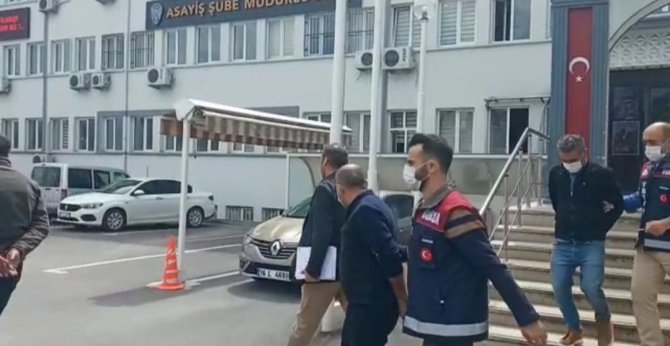 Kuyumculara Sahte Altın Satıyorlardı, 2 Kişi Tutuklandı