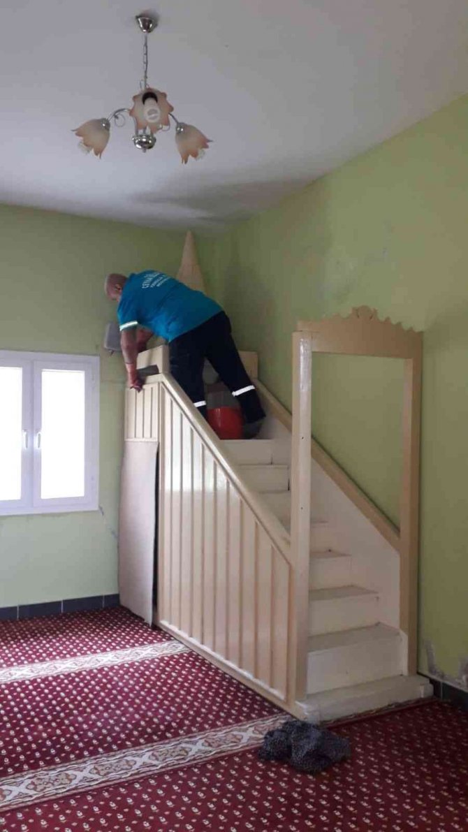 Ceyhan’da Camilerde Temizlik Ve Bakım Çalışması