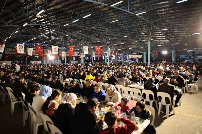 Büyükşehir Gönül Sofrası Fatih’te