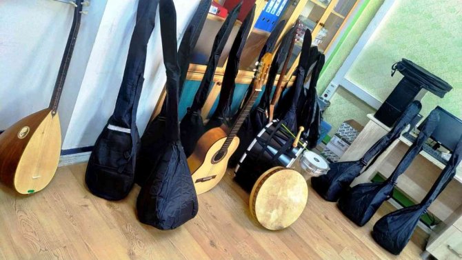 Dereköy Şehit Fatih Seven İ̇lk Ve Ortaokuluna Müzik Aletleri Ve Bilgisayar