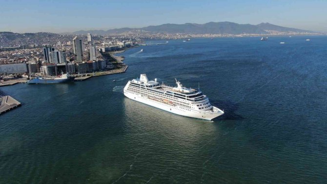 İ̇zmir’in Kruvaziyer Hasreti Sona Erdi